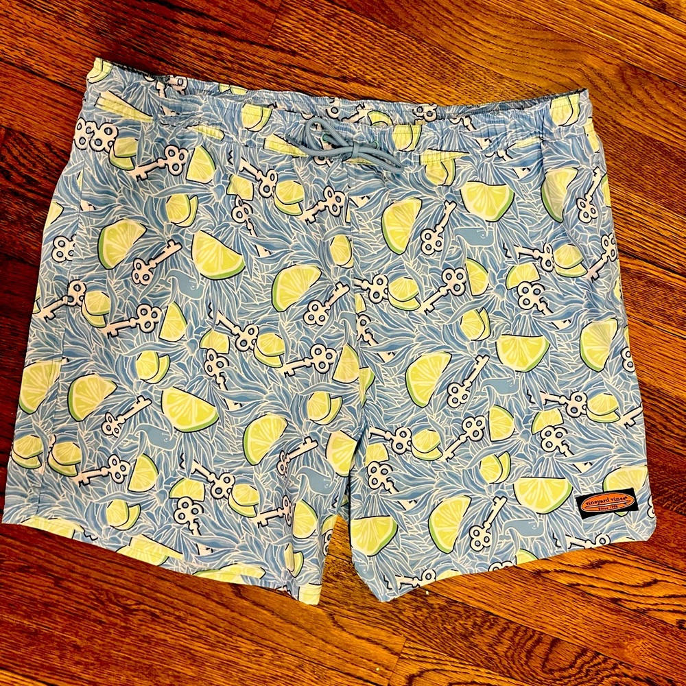 Vineyard Vines Mens XXL Key Lime Chappy Swim Trunks
